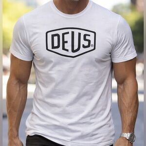 Men’s Deus Ex Machina Logo T-Shirt – White – Size Large